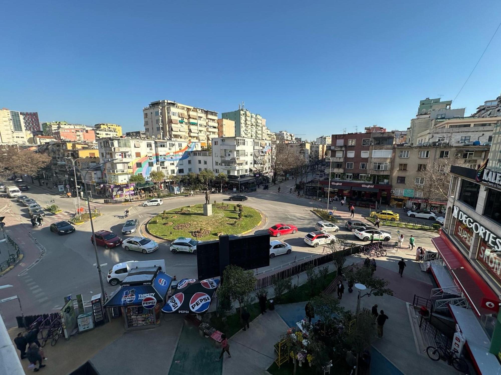 טיראנה La Mirage Suites & Apartments מראה חיצוני תמונה